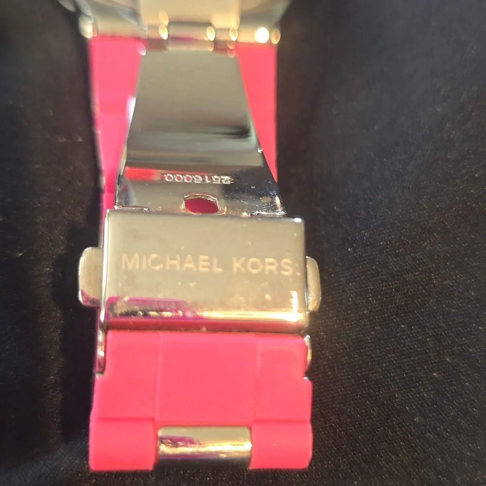 Michael Kors eye catching